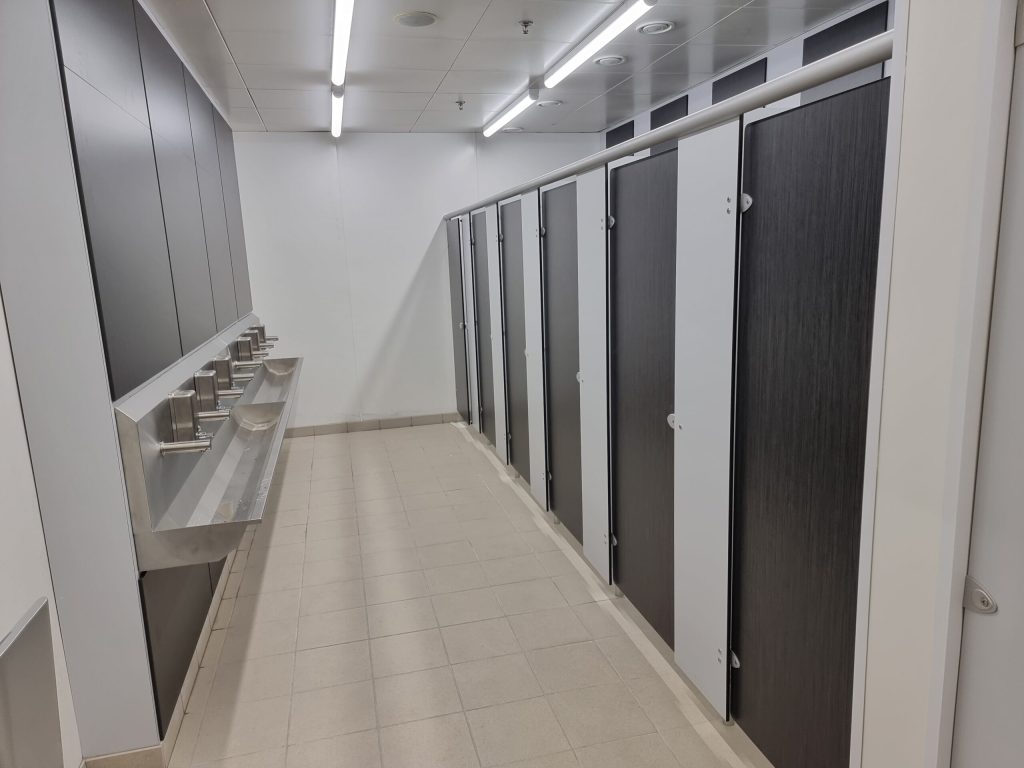 compact laminate toilet cubicles